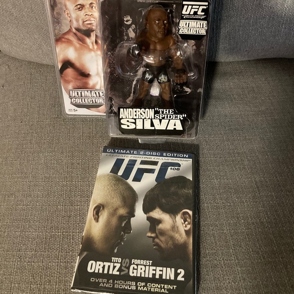 Sport Memorabilia - Picture 1 of 3